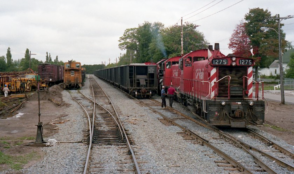 CP 1275 switching in Hantsport, Nova Scotia, 1989